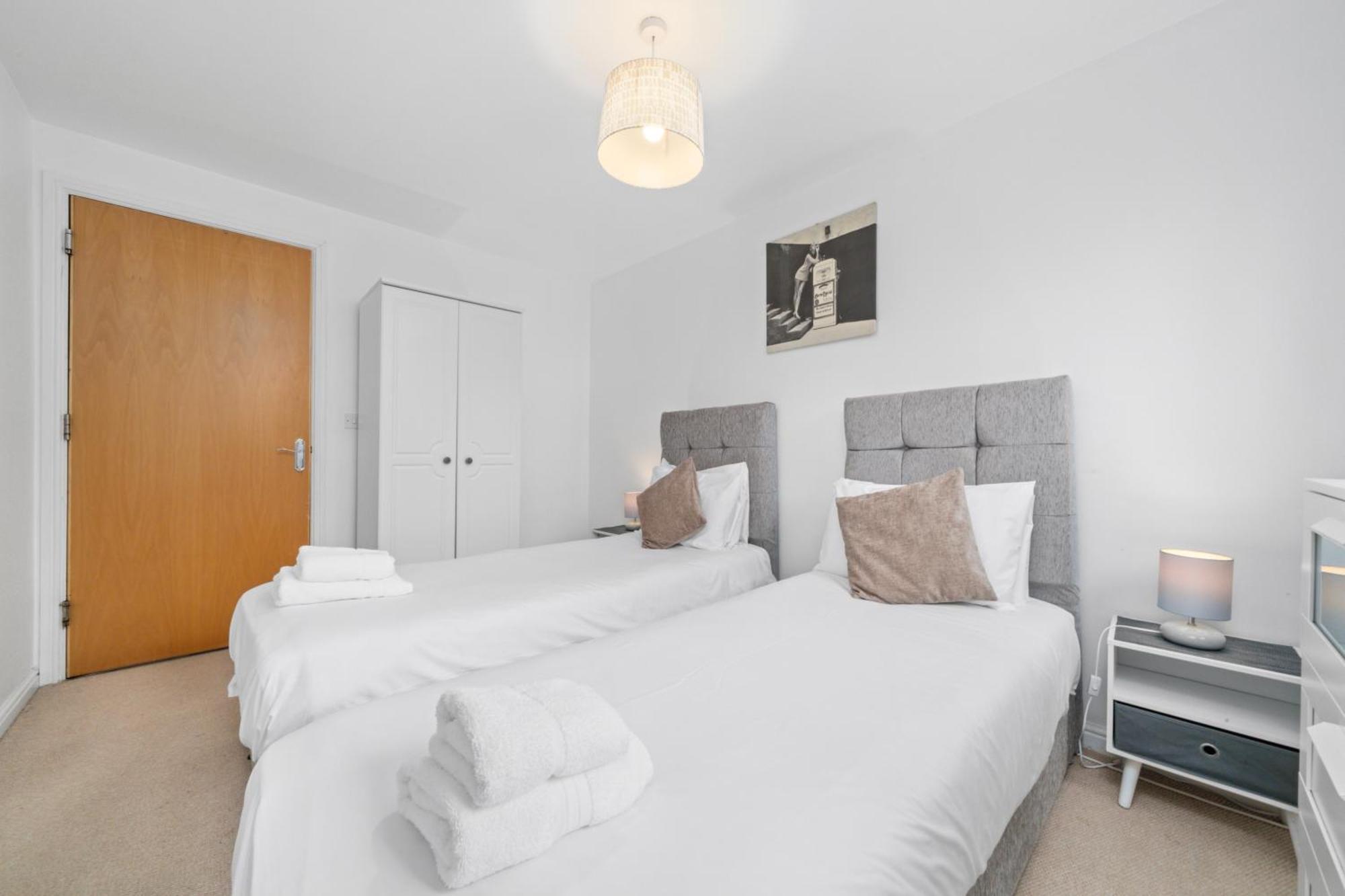 Saughton Suite With Views Of Water Of Leith Эдинбург Экстерьер фото