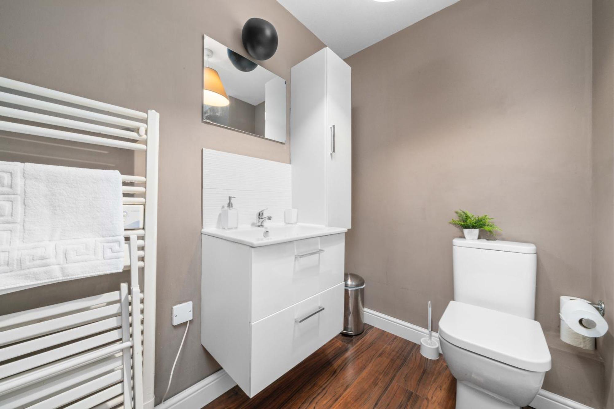 Saughton Suite With Views Of Water Of Leith Эдинбург Экстерьер фото